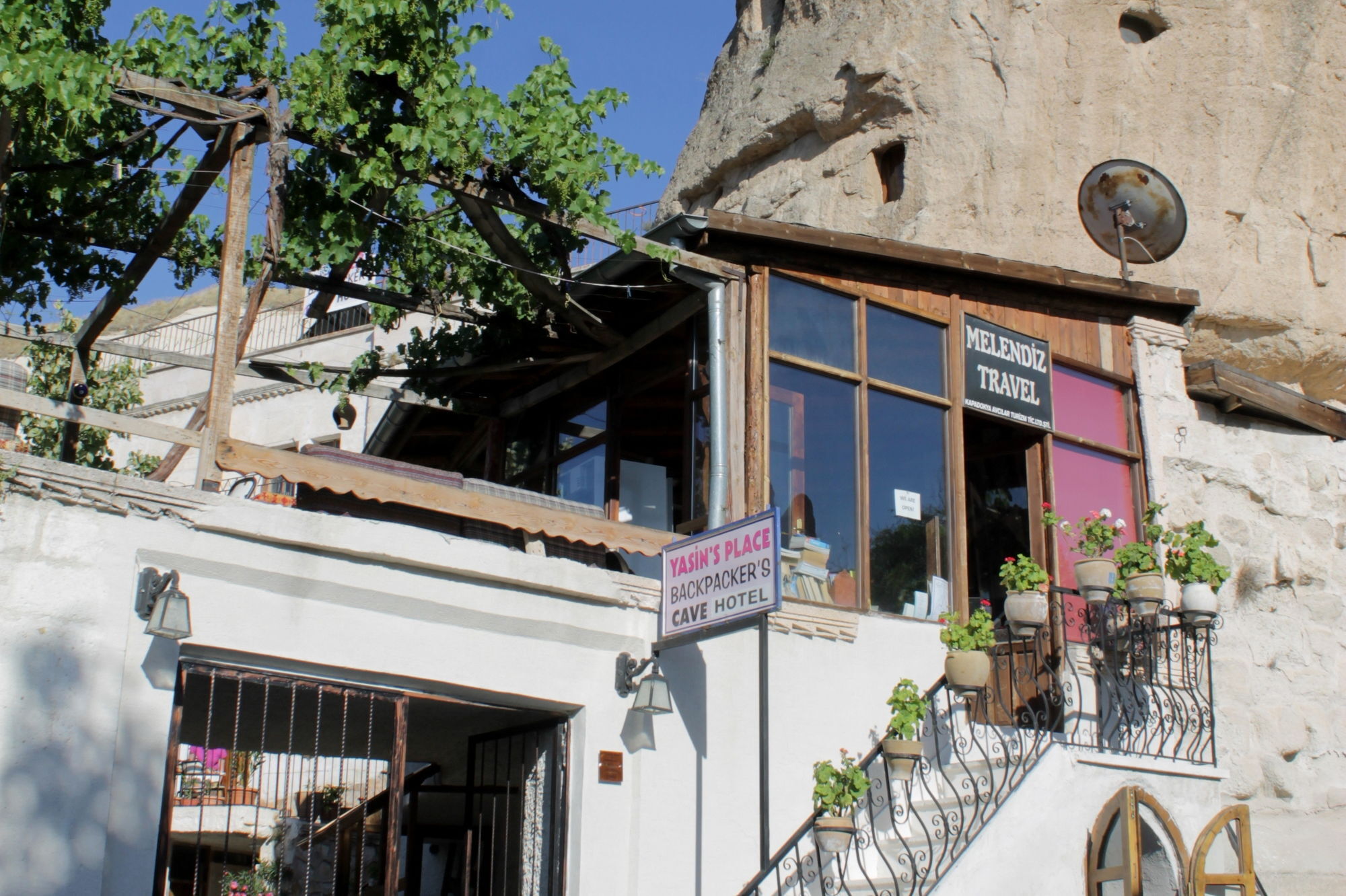 Yasin'S Place Backpackers Cave Hostel Гьореме Екстериор снимка