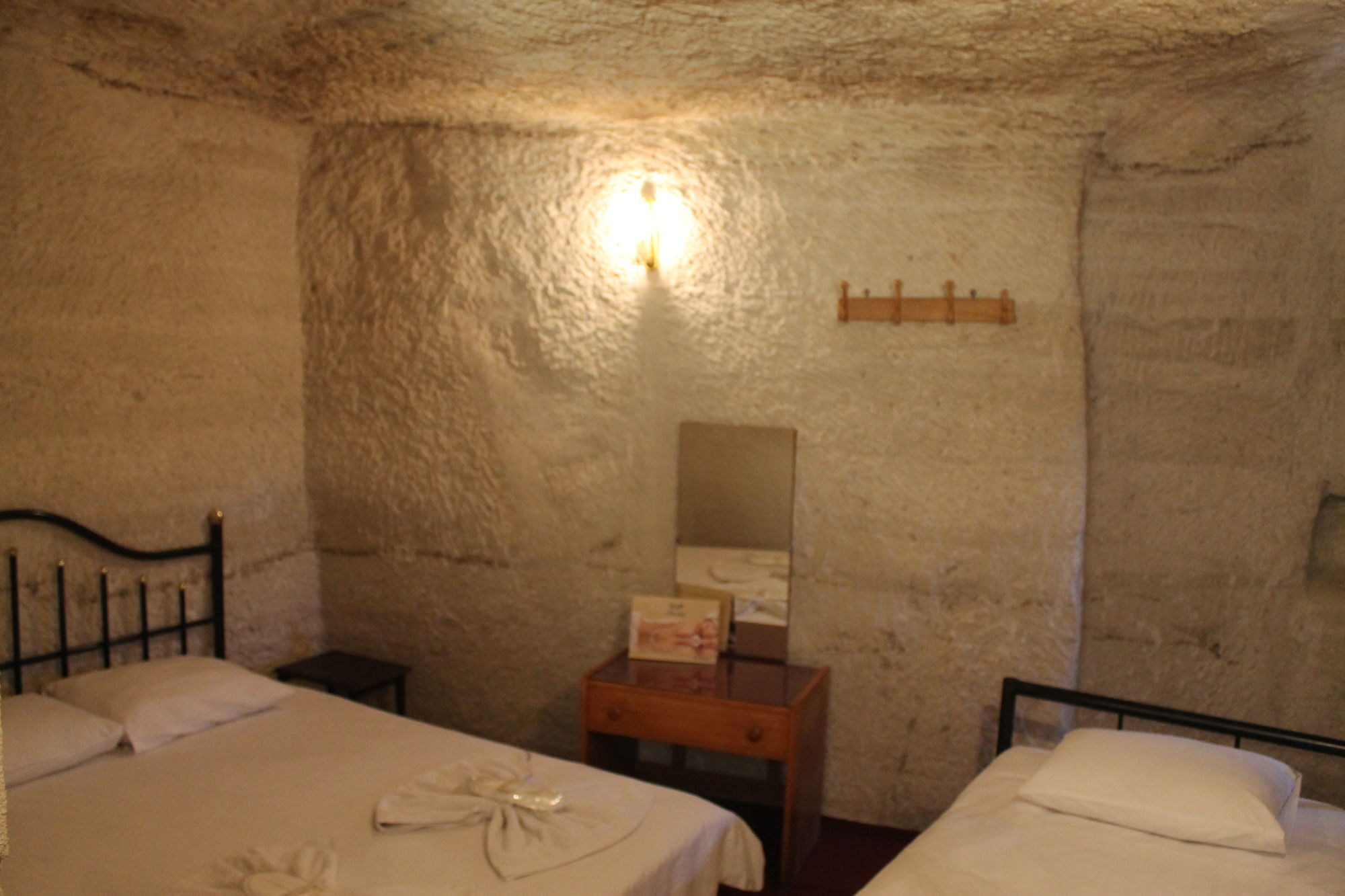 Yasin'S Place Backpackers Cave Hostel Гьореме Екстериор снимка